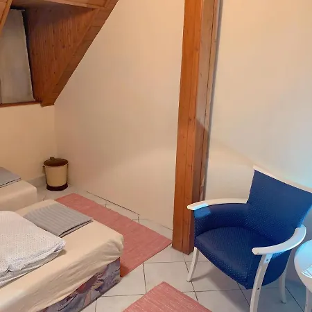 Frühstückspension Koloska Apartmanhaz *