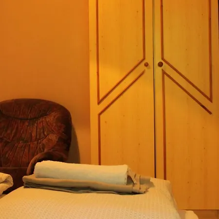 Frühstückspension Koloska Apartmanhaz *