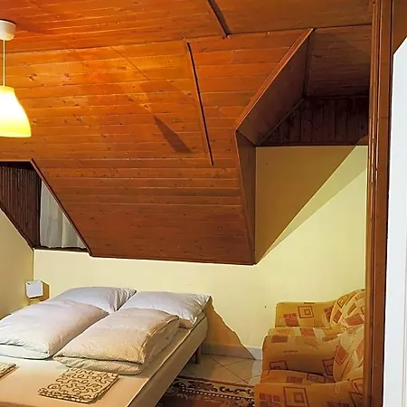 Koloska Apartmanhaz Couette-café Balatonfüred