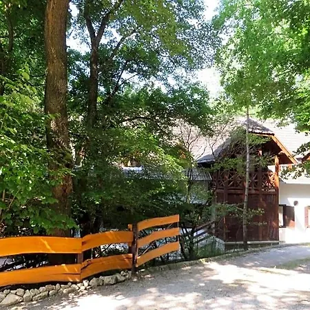Koloska Apartmanhaz
