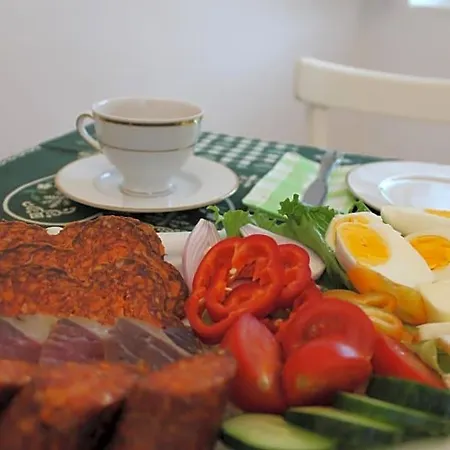 Koloska Apartmanhaz Couette-café Balatonfüred